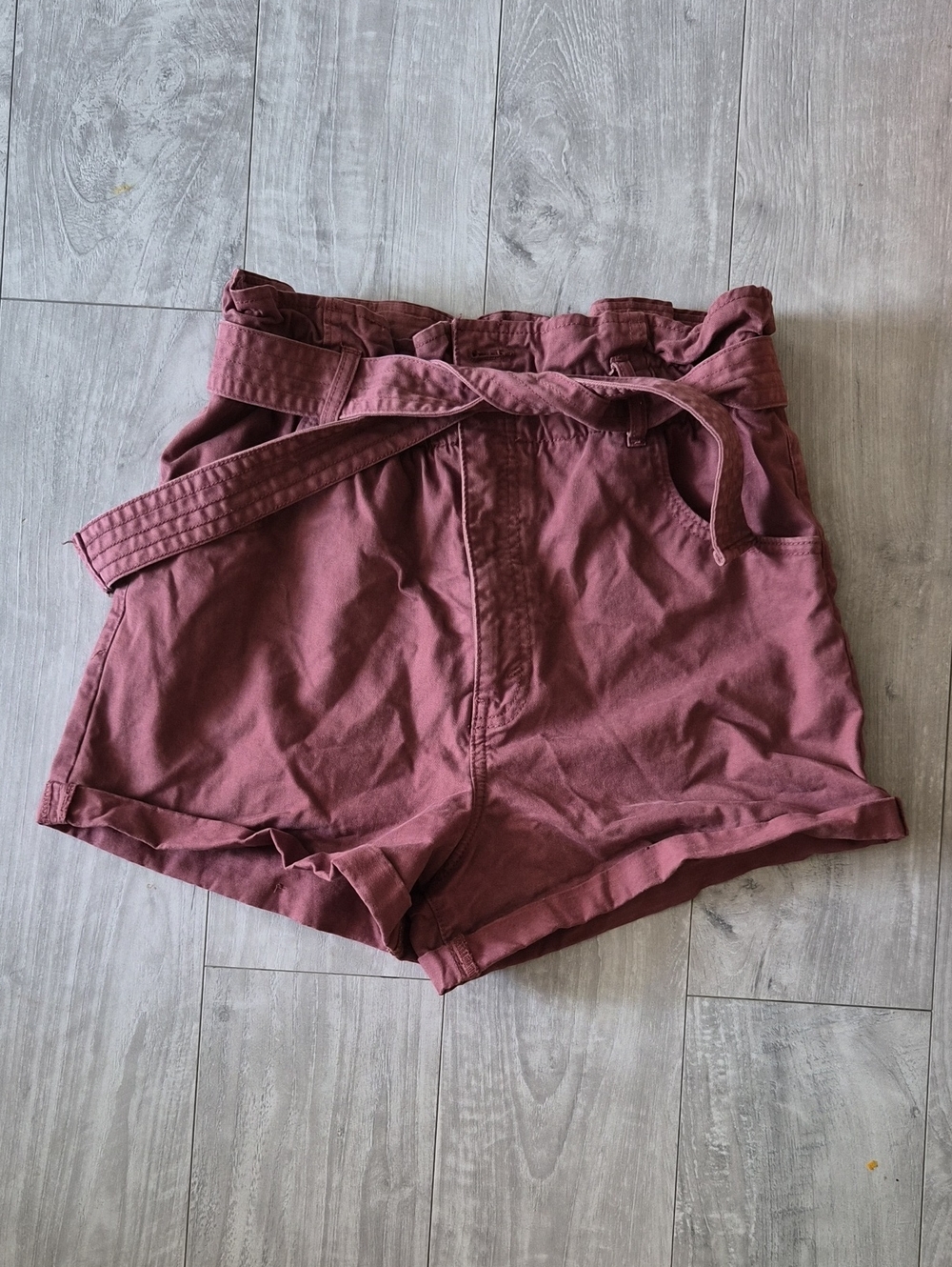 Abercrombie & Fitch High-Waist Paperbag Shorts in Mauve Medium